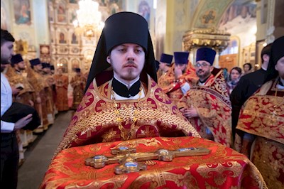 Божественная литургия в Покровском соборе Саратова
