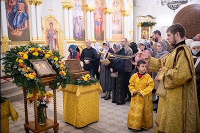 В Саратове встретили частицу мощей святителя Спиридона Тримифунтского