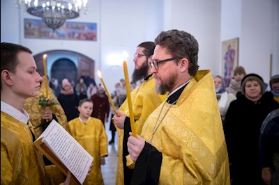 В Саратове встретили частицу мощей святителя Спиридона Тримифунтского