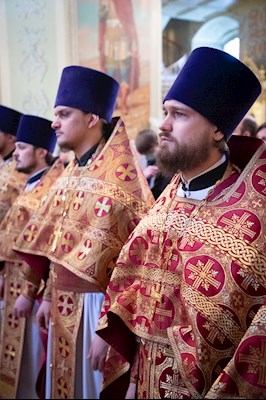 Божественная литургия в Покровском соборе Саратова