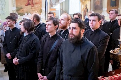 Божественная литургия в Покровском соборе Саратова