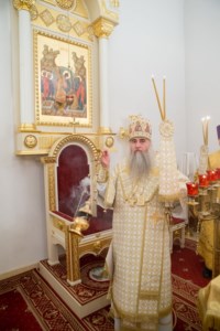 Митрополит Лонгин возглавил Литургию с сурдопереводом