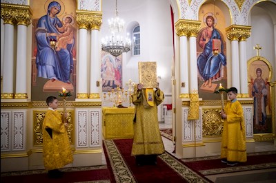В Саратове встретили частицу мощей святителя Спиридона Тримифунтского