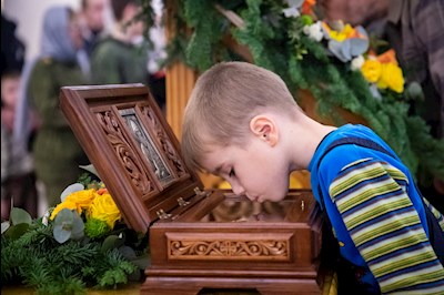 В Саратове встретили частицу мощей святителя Спиридона Тримифунтского