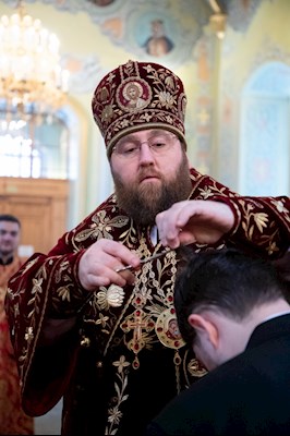 Божественная литургия в Покровском соборе Саратова
