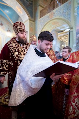 Божественная литургия в Покровском соборе Саратова