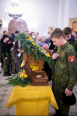 В Саратове встретили частицу мощей святителя Спиридона Тримифунтского