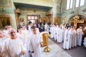 Состоялось массовое крещение оглашенных в Волге