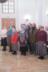 Митрополит Лонгин возглавил Литургию с сурдопереводом