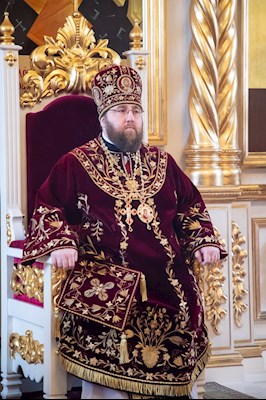 Божественная литургия в Покровском соборе Саратова