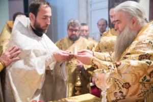 Митрополит Лонгин совершил Божественную литургию в храме во имя Всех святых, в земле Российской просиявших, г.Саратова