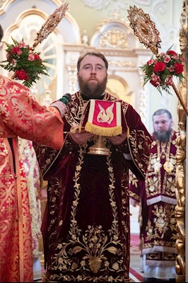 Божественная литургия в Покровском соборе Саратова