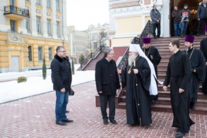Митрополит Лонгин возглавил Литургию с сурдопереводом