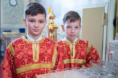 Божественная литургия в Покровском соборе Саратова