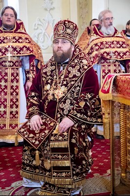 Божественная литургия в Покровском соборе Саратова
