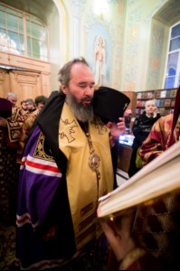 Встреча Феодоровской иконы Божией Матери и Всенощное бдение в храме в честь Покрова Пресвятой Богородицы г. Саратова