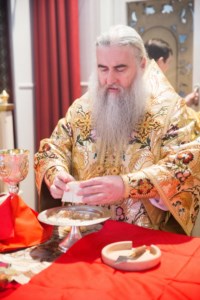 Митрополит Лонгин совершил Божественную литургию в храме во имя Всех святых, в земле Российской просиявших, г.Саратова