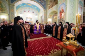 Встреча Феодоровской иконы Божией Матери и Всенощное бдение в храме в честь Покрова Пресвятой Богородицы г. Саратова