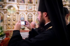 Встреча Феодоровской иконы Божией Матери и Всенощное бдение в храме в честь Покрова Пресвятой Богородицы г. Саратова