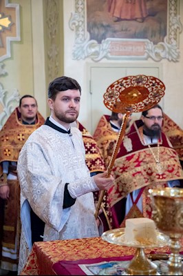 Божественная литургия в Покровском соборе Саратова