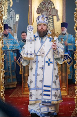 Великая вечерня в соединении с Литургией святителя Иоанна Златоуста в Свято-Троицком кафедральном соборе г. Саратова