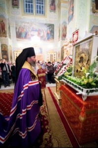 Встреча Феодоровской иконы Божией Матери и Всенощное бдение в храме в честь Покрова Пресвятой Богородицы г. Саратова