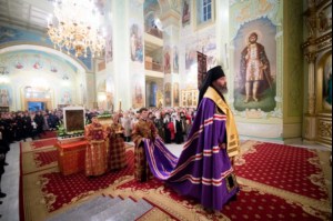 Встреча Феодоровской иконы Божией Матери и Всенощное бдение в храме в честь Покрова Пресвятой Богородицы г. Саратова