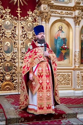 Божественная литургия в Покровском соборе Саратова