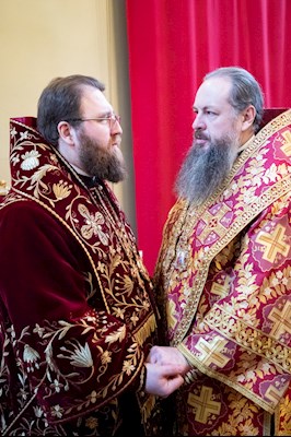 Божественная литургия в Покровском соборе Саратова