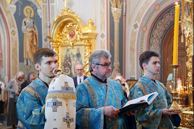 Великая вечерня в соединении с Литургией святителя Иоанна Златоуста в Свято-Троицком кафедральном соборе г. Саратова