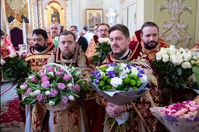 Божественная литургия в Покровском соборе Саратова
