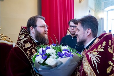 Божественная литургия в Покровском соборе Саратова