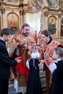 Божественная литургия в Покровском соборе Саратова