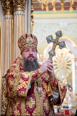 Божественная литургия в Покровском соборе Саратова