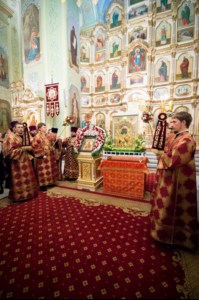 Встреча Феодоровской иконы Божией Матери и Всенощное бдение в храме в честь Покрова Пресвятой Богородицы г. Саратова