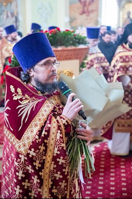 Божественная литургия в Покровском соборе Саратова