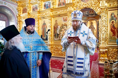 Великая вечерня в соединении с Литургией святителя Иоанна Златоуста в Свято-Троицком кафедральном соборе г. Саратова
