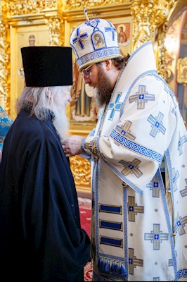 Великая вечерня в соединении с Литургией святителя Иоанна Златоуста в Свято-Троицком кафедральном соборе г. Саратова
