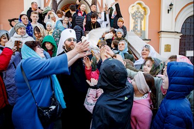 Великая вечерня в соединении с Литургией святителя Иоанна Златоуста в Свято-Троицком кафедральном соборе г. Саратова
