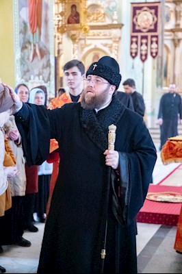 Божественная литургия в Покровском соборе Саратова