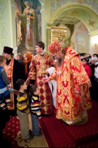 Встреча Феодоровской иконы Божией Матери и Всенощное бдение в храме в честь Покрова Пресвятой Богородицы г. Саратова