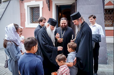 Молебен в Свято-Троицком кафедральном соборе г. Саратова