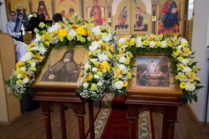 Митрополит Саратовский совершил Божественную литургию в храме во имя святителя Митрофана Воронежского города Саратова
