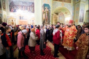 Встреча Феодоровской иконы Божией Матери и Всенощное бдение в храме в честь Покрова Пресвятой Богородицы г. Саратова
