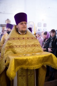 Митрополит Саратовский совершил Божественную литургию в храме во имя святителя Митрофана Воронежского города Саратова