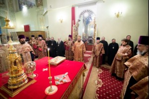 Встреча Феодоровской иконы Божией Матери и Всенощное бдение в храме в честь Покрова Пресвятой Богородицы г. Саратова