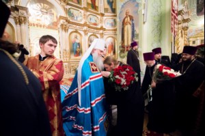 Встреча Феодоровской иконы Божией Матери и Всенощное бдение в храме в честь Покрова Пресвятой Богородицы г. Саратова