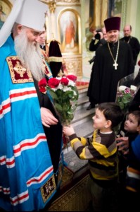 Встреча Феодоровской иконы Божией Матери и Всенощное бдение в храме в честь Покрова Пресвятой Богородицы г. Саратова