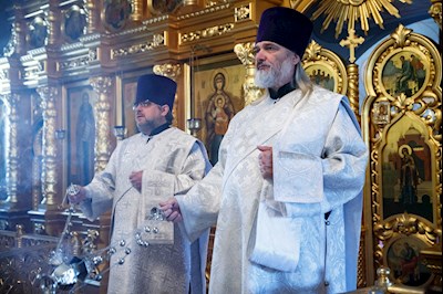 Крещальная литургия в Свято-Троицком кафедральном соборе Саратова