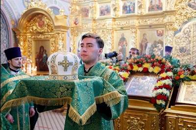 Митрополит Игнатий совершил Божественную литургию в Свято-Троицком кафедральном соборе г. Саратова